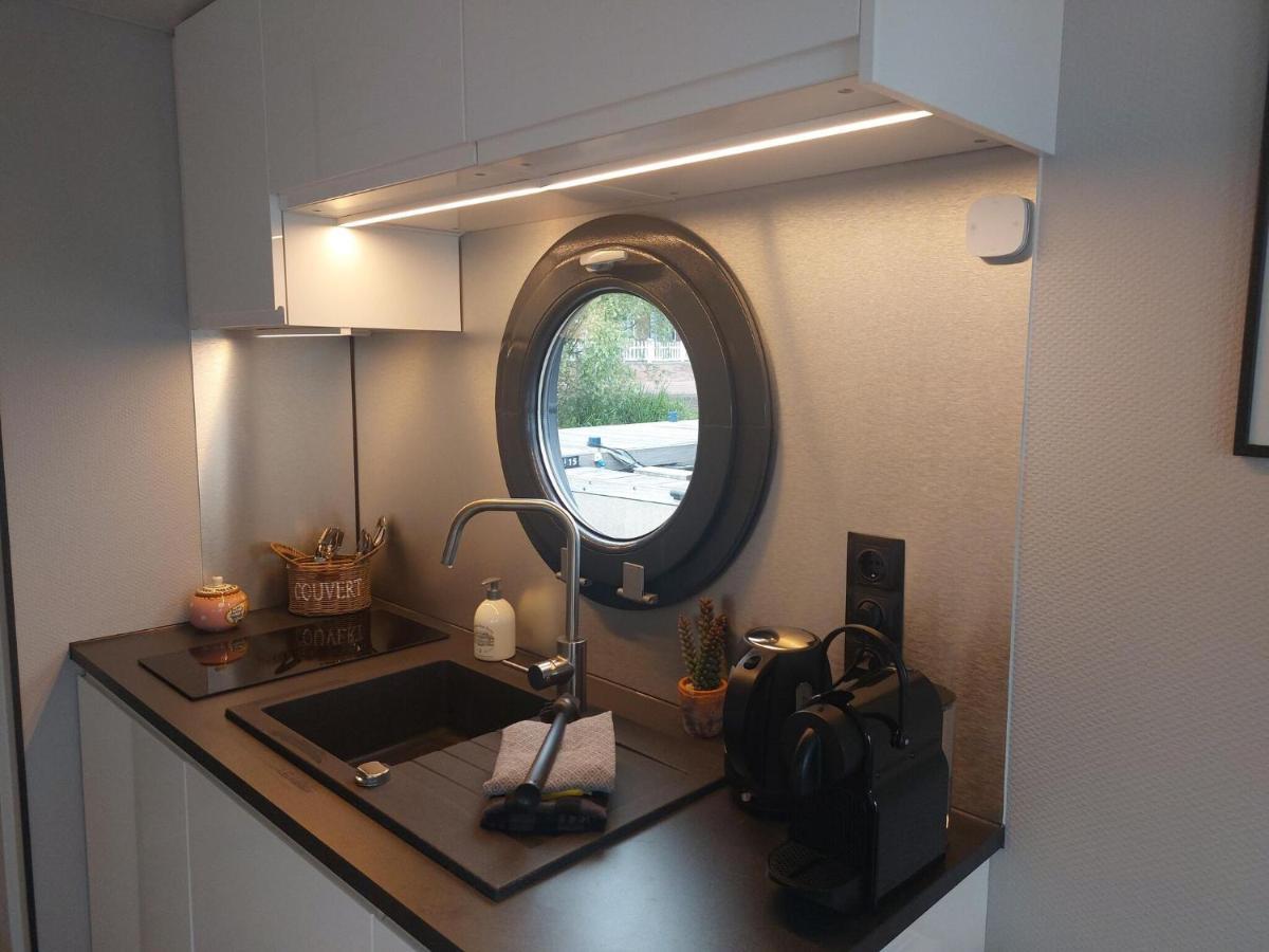 Отель Luxury Houseboat In Volendam Marina Экстерьер фото